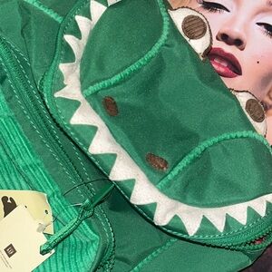 🦖 👦🏻 🦖• 🕶️ GAP x RawRrrrrrRrr Vibes 🕶️• 👦🏻🦖👦🏻